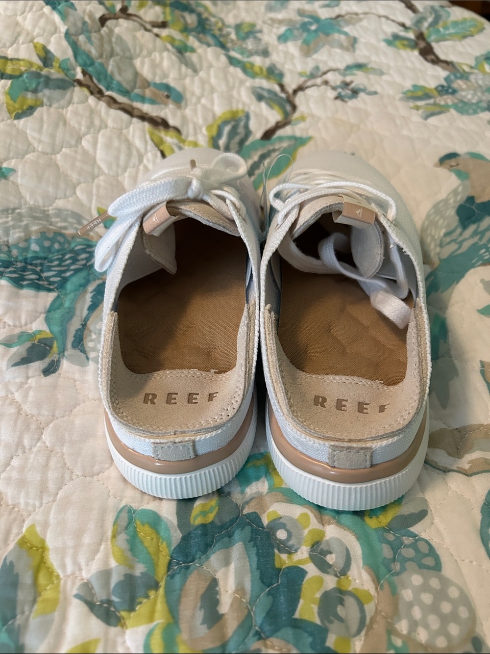 Reef Women's White Lace-Up Sneakers - Picture 4 of 4